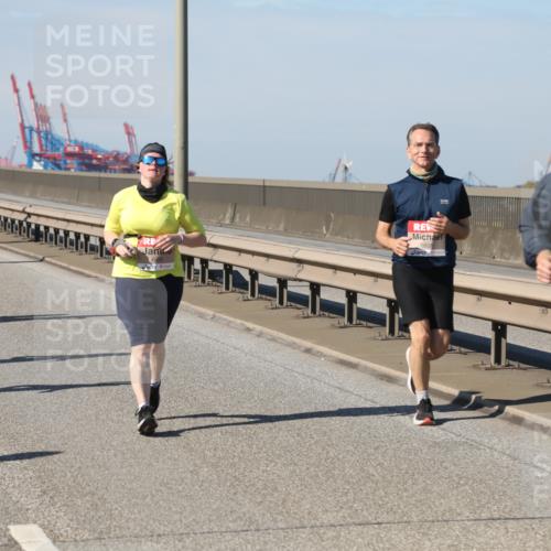 03.10.2025 - Köhlbrandbrückenlauf Yannick Fuchs http://msf.ph/oto/9188737 03.10.2025 12:08:07 Position 3 4985, 5601, 6351 meine-sportfotos.de
