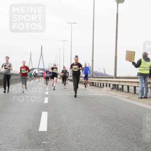 03.10.2025 - Köhlbrandbrückenlauf Matties Gatica Varas http://msf.ph/oto/9188743 03.10.2025 15:55:26 Position 3  meine-sportfotos.de