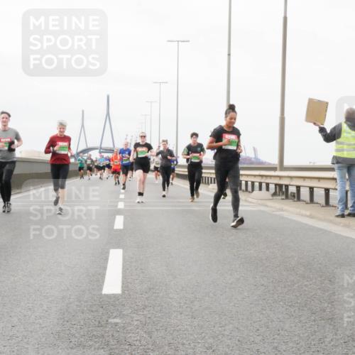 03.10.2025 - Köhlbrandbrückenlauf Matties Gatica Varas http://msf.ph/oto/9188747 03.10.2025 15:55:27 Position 3  meine-sportfotos.de
