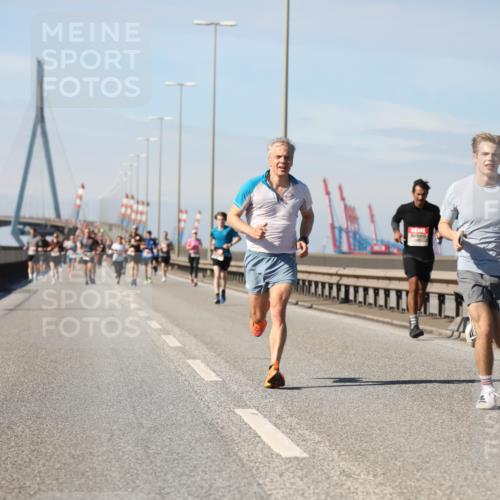 03.10.2025 - Köhlbrandbrückenlauf Yannick Fuchs http://msf.ph/oto/9188775 03.10.2025 11:48:04 Position 3  meine-sportfotos.de