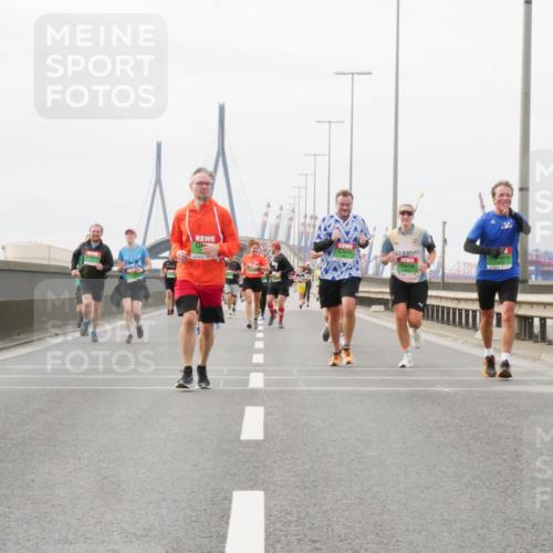 03.10.2025 - Köhlbrandbrückenlauf Matties Gatica Varas http://msf.ph/oto/9188778 03.10.2025 15:55:35 Position 3  meine-sportfotos.de