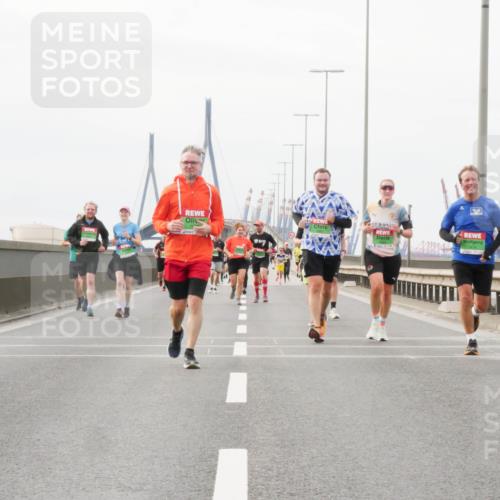 03.10.2025 - Köhlbrandbrückenlauf Matties Gatica Varas http://msf.ph/oto/9188780 03.10.2025 15:55:35 Position 3 7476 meine-sportfotos.de