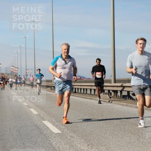 03.10.2025 - Köhlbrandbrückenlauf Yannick Fuchs http://msf.ph/oto/9188781 03.10.2025 11:48:04 Position 3  meine-sportfotos.de