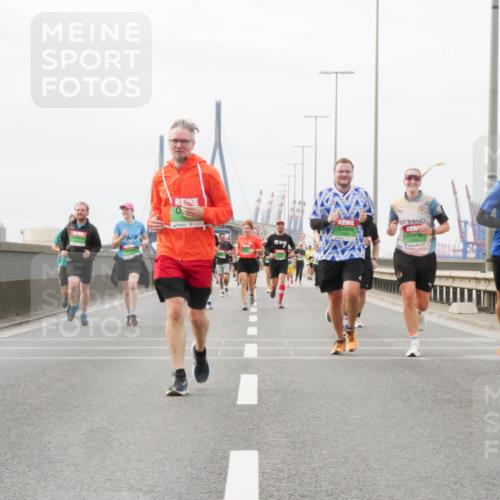 03.10.2025 - Köhlbrandbrückenlauf Matties Gatica Varas http://msf.ph/oto/9188784 03.10.2025 15:55:36 Position 3  meine-sportfotos.de
