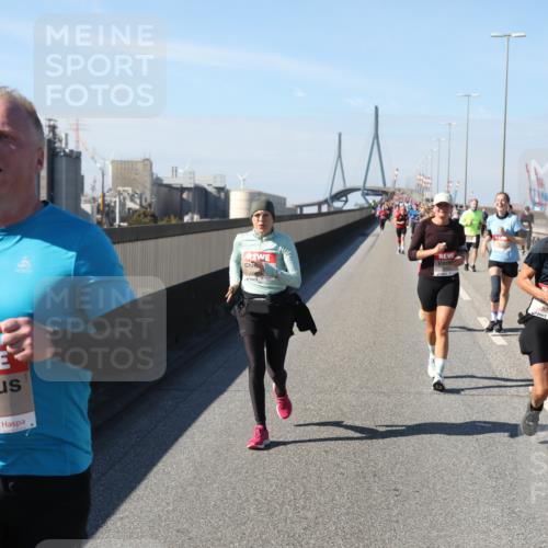 03.10.2025 - Köhlbrandbrückenlauf Yannick Fuchs http://msf.ph/oto/9188789 03.10.2025 12:08:10 Position 3 5133, 593, 5155 meine-sportfotos.de
