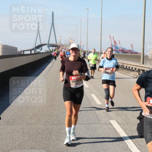 03.10.2025 - Köhlbrandbrückenlauf Yannick Fuchs http://msf.ph/oto/9188799 03.10.2025 12:08:11 Position 3 5938, 6452, 5155 meine-sportfotos.de