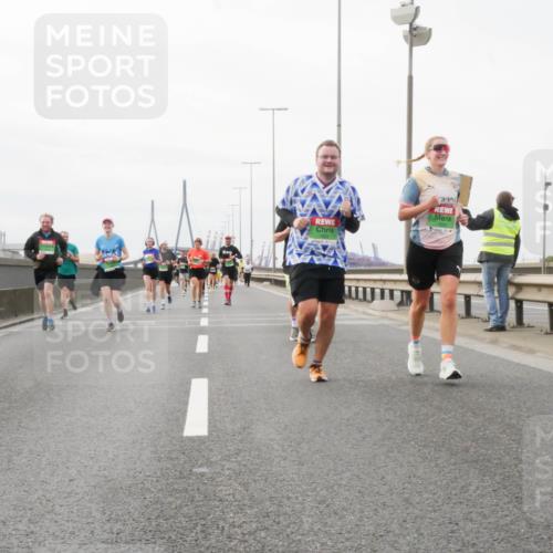 03.10.2025 - Köhlbrandbrückenlauf Matties Gatica Varas http://msf.ph/oto/9188800 03.10.2025 15:55:40 Position 3  meine-sportfotos.de