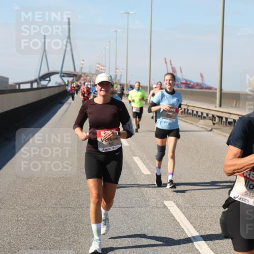 03.10.2025 - Köhlbrandbrückenlauf Yannick Fuchs http://msf.ph/oto/9188803 03.10.2025 12:08:11 Position 3 6452, 5155 meine-sportfotos.de
