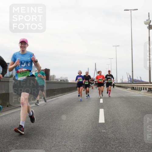 03.10.2025 - Köhlbrandbrückenlauf Matties Gatica Varas http://msf.ph/oto/9188806 03.10.2025 15:55:43 Position 3 8939, 7468 meine-sportfotos.de