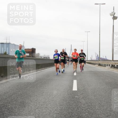 03.10.2025 - Köhlbrandbrückenlauf Matties Gatica Varas http://msf.ph/oto/9188809 03.10.2025 15:55:44 Position 3  meine-sportfotos.de
