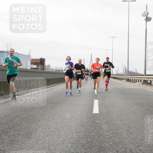 03.10.2025 - Köhlbrandbrückenlauf Matties Gatica Varas http://msf.ph/oto/9188811 03.10.2025 15:55:44 Position 3  meine-sportfotos.de