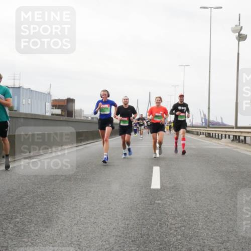 03.10.2025 - Köhlbrandbrückenlauf Matties Gatica Varas http://msf.ph/oto/9188813 03.10.2025 15:55:45 Position 3  meine-sportfotos.de