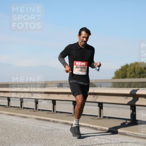 03.10.2025 - Köhlbrandbrückenlauf Yannick Fuchs http://msf.ph/oto/9188815 03.10.2025 11:48:08 Position 3 4665 meine-sportfotos.de