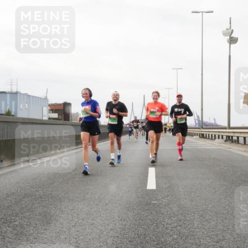 03.10.2025 - Köhlbrandbrückenlauf Matties Gatica Varas http://msf.ph/oto/9188816 03.10.2025 15:55:45 Position 3  meine-sportfotos.de