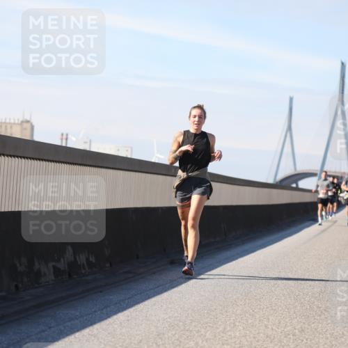 03.10.2025 - Köhlbrandbrückenlauf Yannick Fuchs http://msf.ph/oto/9188818 03.10.2025 11:48:10 Position 3  meine-sportfotos.de