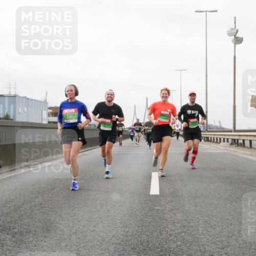 03.10.2025 - Köhlbrandbrückenlauf Matties Gatica Varas http://msf.ph/oto/9188819 03.10.2025 15:55:46 Position 3  meine-sportfotos.de