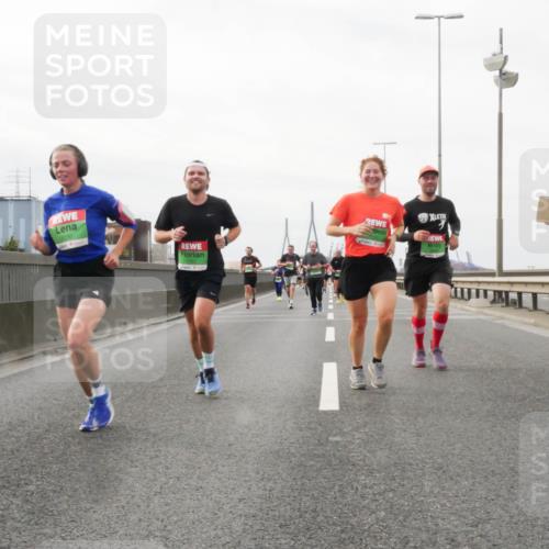 03.10.2025 - Köhlbrandbrückenlauf Matties Gatica Varas http://msf.ph/oto/9188820 03.10.2025 15:55:46 Position 3 230 meine-sportfotos.de