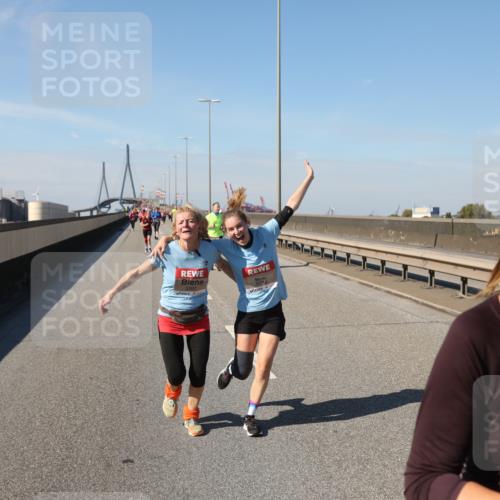 03.10.2025 - Köhlbrandbrückenlauf Yannick Fuchs http://msf.ph/oto/9188835 03.10.2025 12:08:14 Position 3  meine-sportfotos.de