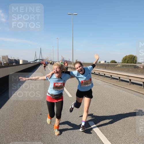03.10.2025 - Köhlbrandbrückenlauf Yannick Fuchs http://msf.ph/oto/9188850 03.10.2025 12:08:14 Position 3 6736 meine-sportfotos.de