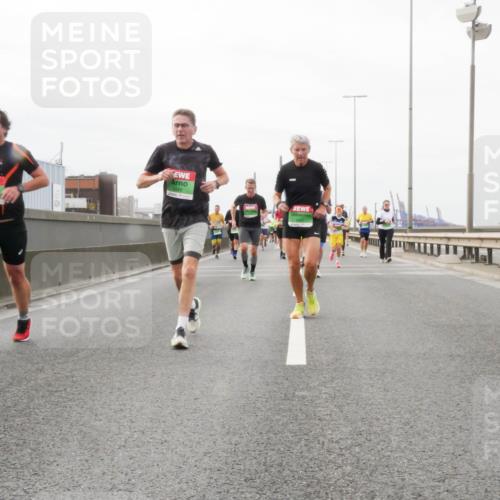 03.10.2025 - Köhlbrandbrückenlauf Matties Gatica Varas http://msf.ph/oto/9188852 03.10.2025 15:55:53 Position 3  meine-sportfotos.de