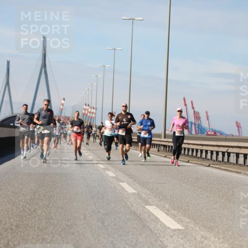 03.10.2025 - Köhlbrandbrückenlauf Yannick Fuchs http://msf.ph/oto/9188857 03.10.2025 11:48:14 Position 3  meine-sportfotos.de