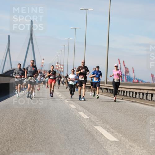 03.10.2025 - Köhlbrandbrückenlauf Yannick Fuchs http://msf.ph/oto/9188860 03.10.2025 11:48:14 Position 3  meine-sportfotos.de