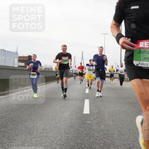 03.10.2025 - Köhlbrandbrückenlauf Matties Gatica Varas http://msf.ph/oto/9188861 03.10.2025 15:55:55 Position 3 8901 meine-sportfotos.de