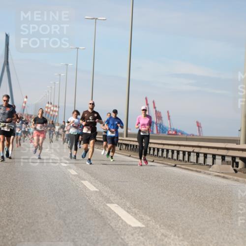 03.10.2025 - Köhlbrandbrückenlauf Yannick Fuchs http://msf.ph/oto/9188863 03.10.2025 11:48:14 Position 3  meine-sportfotos.de
