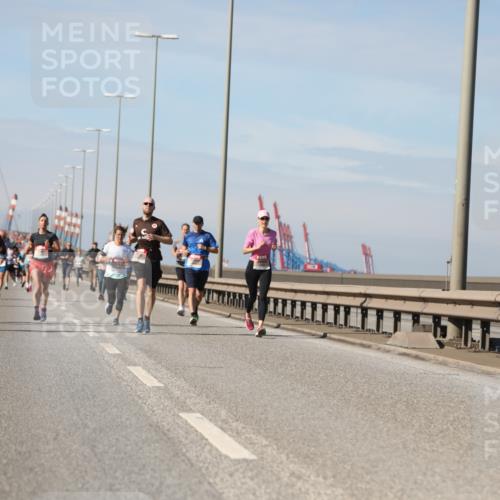 03.10.2025 - Köhlbrandbrückenlauf Yannick Fuchs http://msf.ph/oto/9188866 03.10.2025 11:48:14 Position 3  meine-sportfotos.de