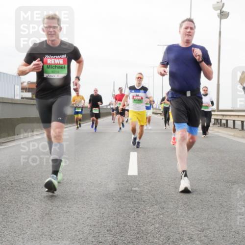 03.10.2025 - Köhlbrandbrückenlauf Matties Gatica Varas http://msf.ph/oto/9188867 03.10.2025 15:55:56 Position 3 8259 meine-sportfotos.de