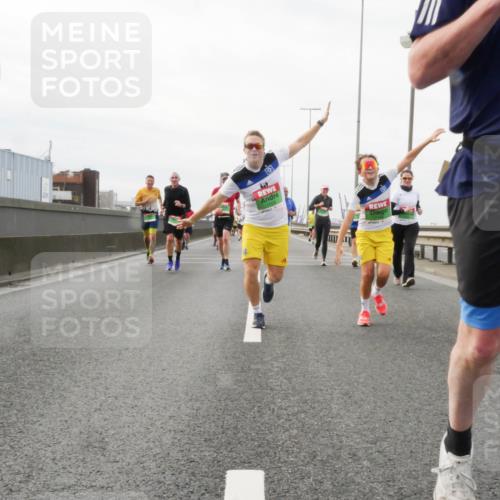 03.10.2025 - Köhlbrandbrückenlauf Matties Gatica Varas http://msf.ph/oto/9188872 03.10.2025 15:55:57 Position 3 151 meine-sportfotos.de
