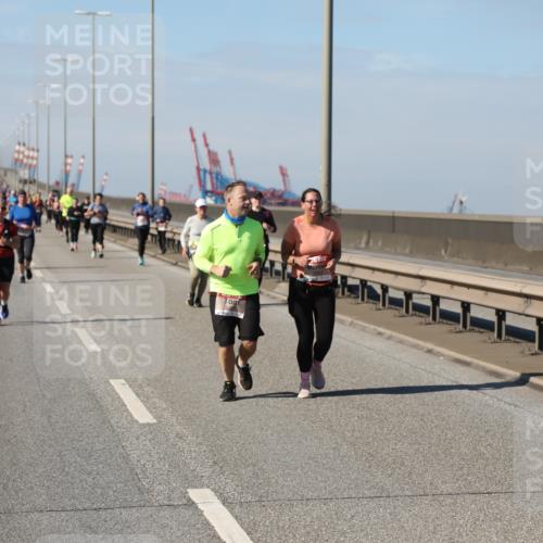 03.10.2025 - Köhlbrandbrückenlauf Yannick Fuchs http://msf.ph/oto/9188874 03.10.2025 12:08:16 Position 3  meine-sportfotos.de