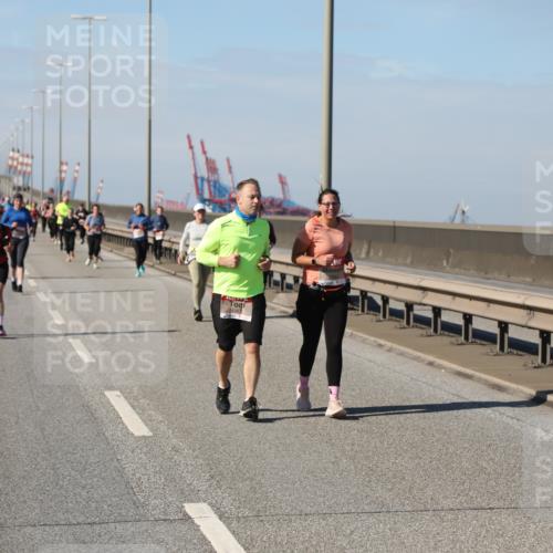 03.10.2025 - Köhlbrandbrückenlauf Yannick Fuchs http://msf.ph/oto/9188879 03.10.2025 12:08:16 Position 3  meine-sportfotos.de
