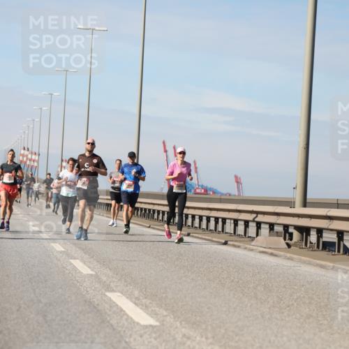 03.10.2025 - Köhlbrandbrückenlauf Yannick Fuchs http://msf.ph/oto/9188880 03.10.2025 11:48:15 Position 3  meine-sportfotos.de