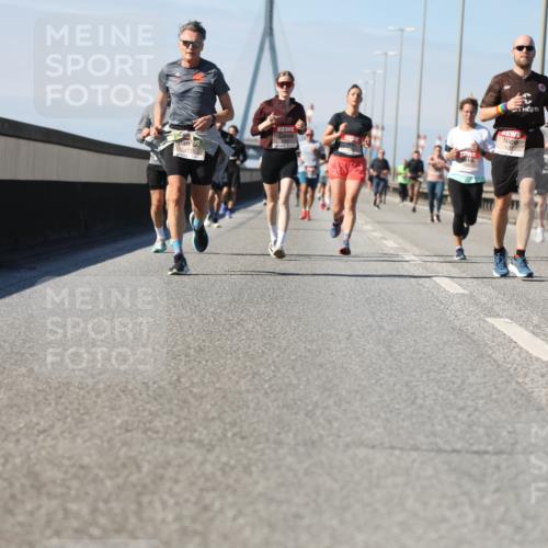 03.10.2025 - Köhlbrandbrückenlauf Yannick Fuchs http://msf.ph/oto/9188893 03.10.2025 11:48:17 Position 3 4713 meine-sportfotos.de