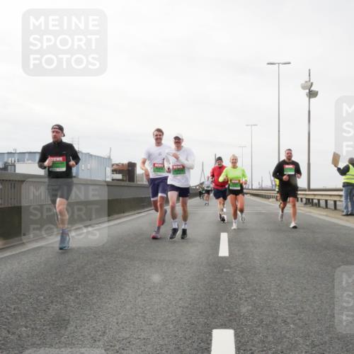 03.10.2025 - Köhlbrandbrückenlauf Matties Gatica Varas http://msf.ph/oto/9188902 03.10.2025 15:56:03 Position 3  meine-sportfotos.de