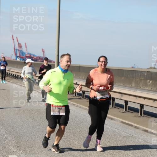 03.10.2025 - Köhlbrandbrückenlauf Yannick Fuchs http://msf.ph/oto/9188912 03.10.2025 12:08:18 Position 3 6287, 5354 meine-sportfotos.de