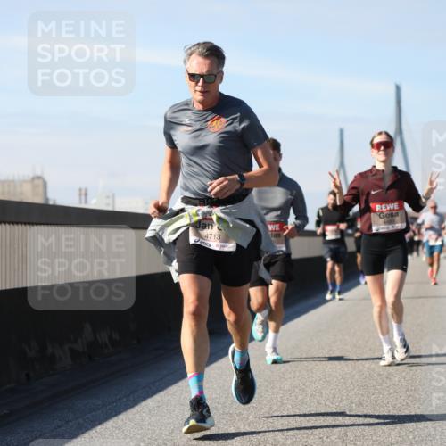 03.10.2025 - Köhlbrandbrückenlauf Yannick Fuchs http://msf.ph/oto/9188913 03.10.2025 11:48:20 Position 3 4713 meine-sportfotos.de