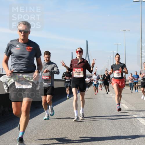 03.10.2025 - Köhlbrandbrückenlauf Yannick Fuchs http://msf.ph/oto/9188918 03.10.2025 11:48:21 Position 3 4490, 4713, 4585 meine-sportfotos.de