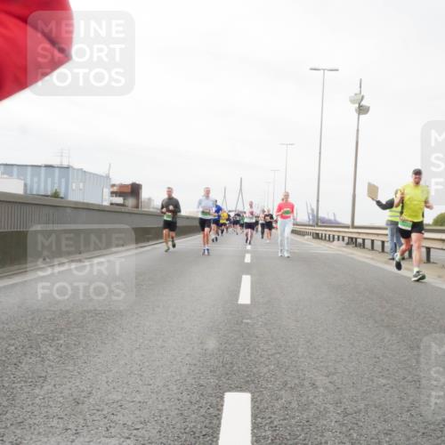 03.10.2025 - Köhlbrandbrückenlauf Matties Gatica Varas http://msf.ph/oto/9188920 03.10.2025 15:56:07 Position 3  meine-sportfotos.de