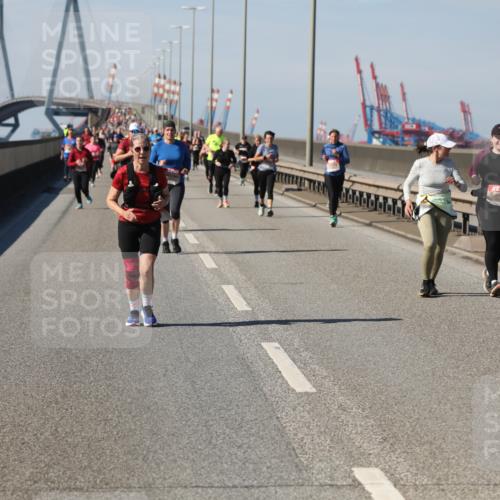 03.10.2025 - Köhlbrandbrückenlauf Yannick Fuchs http://msf.ph/oto/9188923 03.10.2025 12:08:18 Position 3 6287 meine-sportfotos.de
