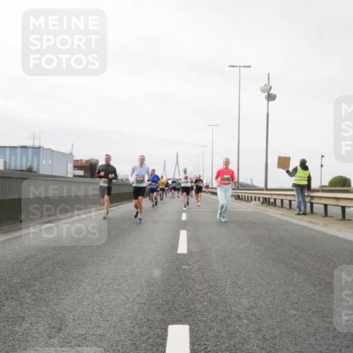 03.10.2025 - Köhlbrandbrückenlauf Matties Gatica Varas http://msf.ph/oto/9188924 03.10.2025 15:56:08 Position 3  meine-sportfotos.de