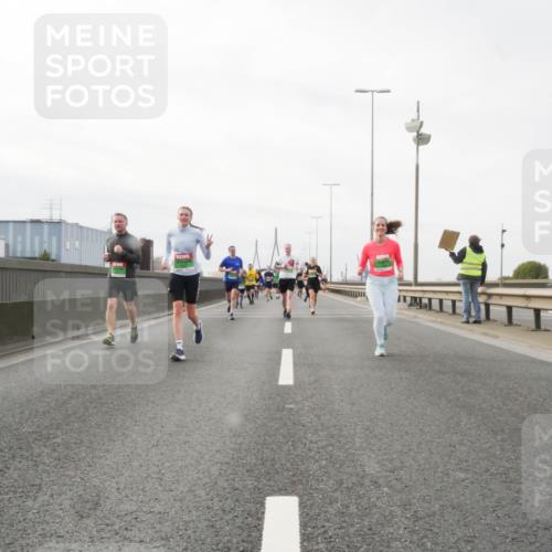 03.10.2025 - Köhlbrandbrückenlauf Matties Gatica Varas http://msf.ph/oto/9188930 03.10.2025 15:56:09 Position 3  meine-sportfotos.de