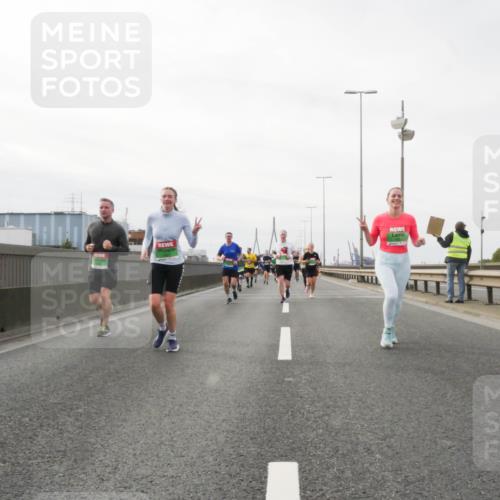 03.10.2025 - Köhlbrandbrückenlauf Matties Gatica Varas http://msf.ph/oto/9188931 03.10.2025 15:56:09 Position 3  meine-sportfotos.de