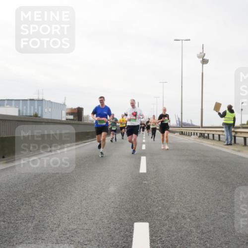 03.10.2025 - Köhlbrandbrückenlauf Matties Gatica Varas http://msf.ph/oto/9188938 03.10.2025 15:56:11 Position 3  meine-sportfotos.de