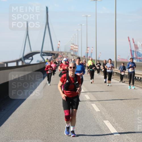 03.10.2025 - Köhlbrandbrückenlauf Yannick Fuchs http://msf.ph/oto/9188939 03.10.2025 12:08:20 Position 3  meine-sportfotos.de