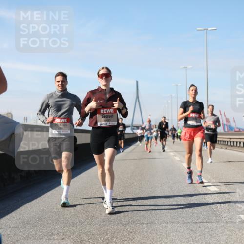 03.10.2025 - Köhlbrandbrückenlauf Yannick Fuchs http://msf.ph/oto/9188940 03.10.2025 11:48:22 Position 3 13, 4585, 4490, 4496 meine-sportfotos.de