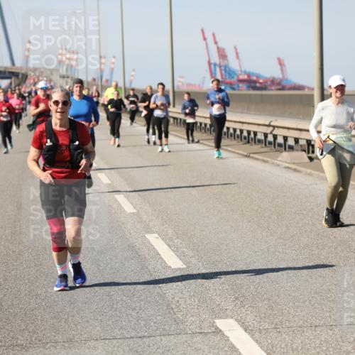 03.10.2025 - Köhlbrandbrückenlauf Yannick Fuchs http://msf.ph/oto/9188942 03.10.2025 12:08:20 Position 3 5017 meine-sportfotos.de