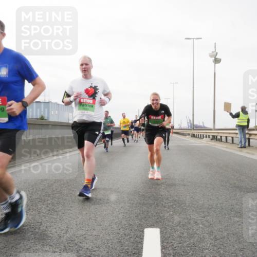 03.10.2025 - Köhlbrandbrückenlauf Matties Gatica Varas http://msf.ph/oto/9188947 03.10.2025 15:56:13 Position 3 9244, 7633 meine-sportfotos.de