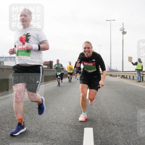 03.10.2025 - Köhlbrandbrückenlauf Matties Gatica Varas http://msf.ph/oto/9188949 03.10.2025 15:56:13 Position 3 7633, 9706 meine-sportfotos.de